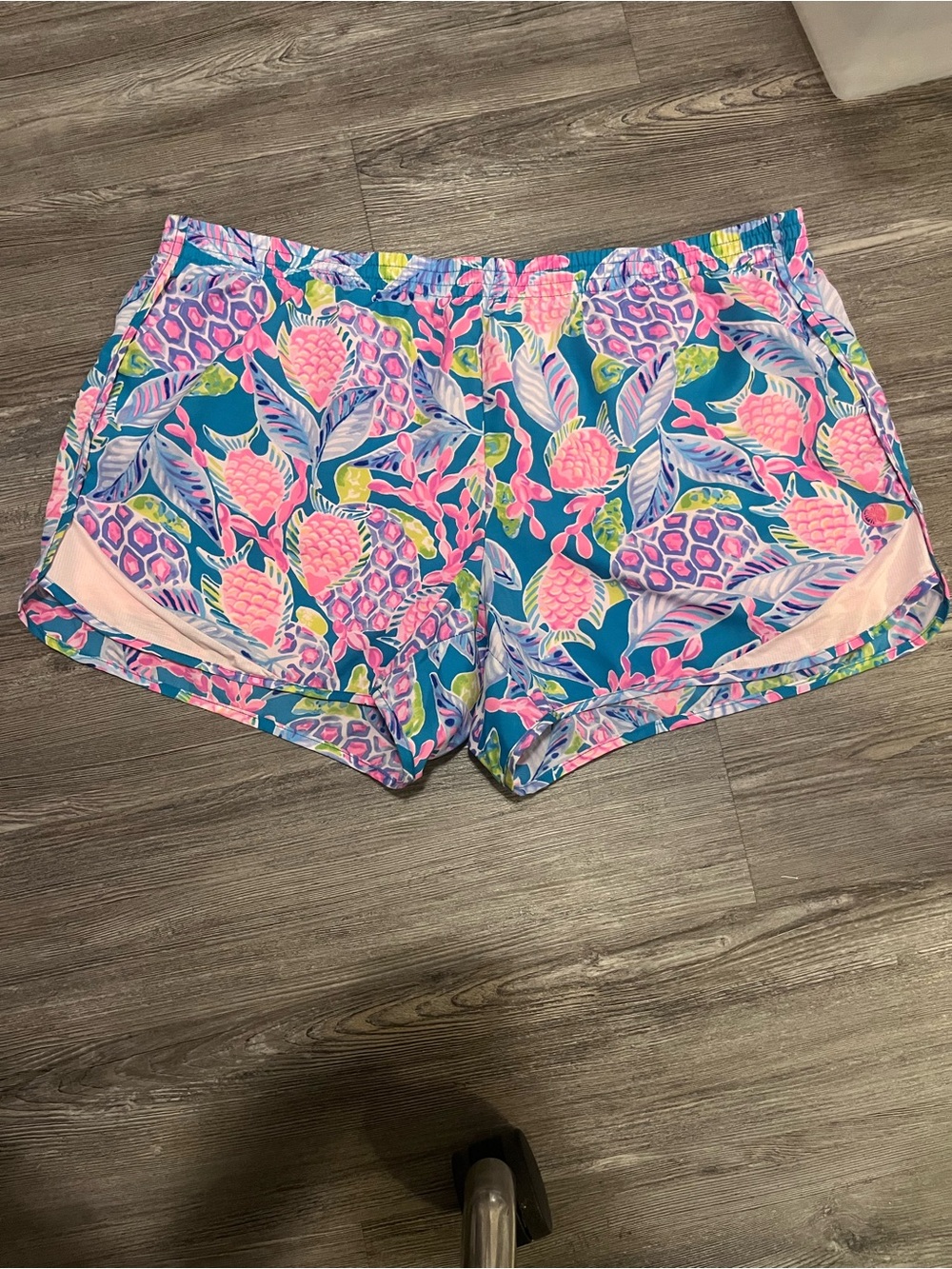 Lilly Pulitzer Luxletic Shorts XL